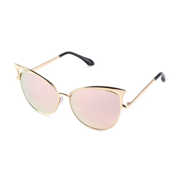 💥 SALE Rose Gold Cat Eye Statement Sunglasses - Picture 2 of 3